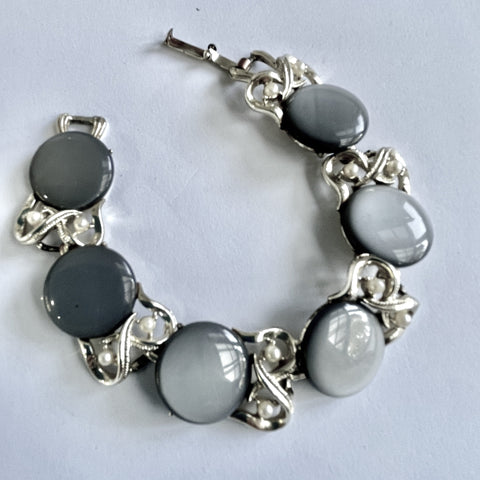 1960's Grey Lucite Mid Century Bracelet with Pearls-Vintageonline-Vintage Online