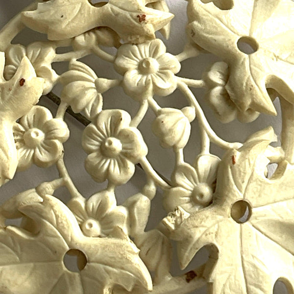 Early Plastic Mid Century Floral Leaf Brooch-Vintageonline-Vintage Online