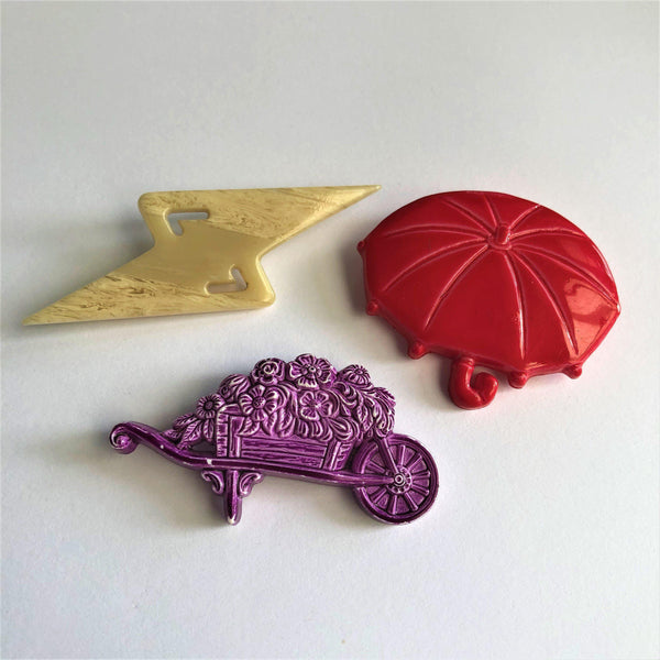 Set of Three 1960's Plastic Brooches Vintageonline