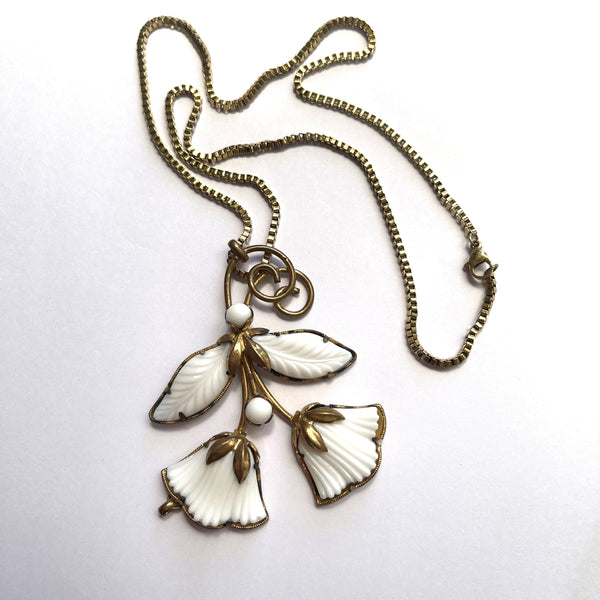 1940's Trifari Milk Glass Pendant-Vintageonline-Vintage Online