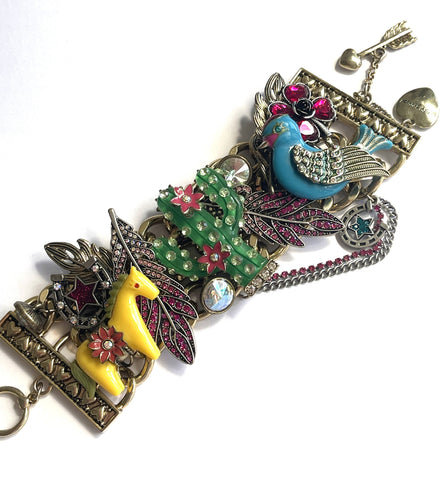Betsey Johnson Designer Western Themed Charm Bracelet-Betsey Johnson DESIGNER-Vintage Online