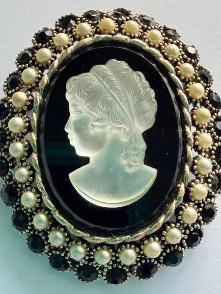 Cameo Vintage Brooch-Vintageonline-Vintage Online