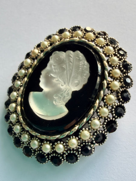 Cameo Vintage Brooch-Vintageonline-Vintage Online