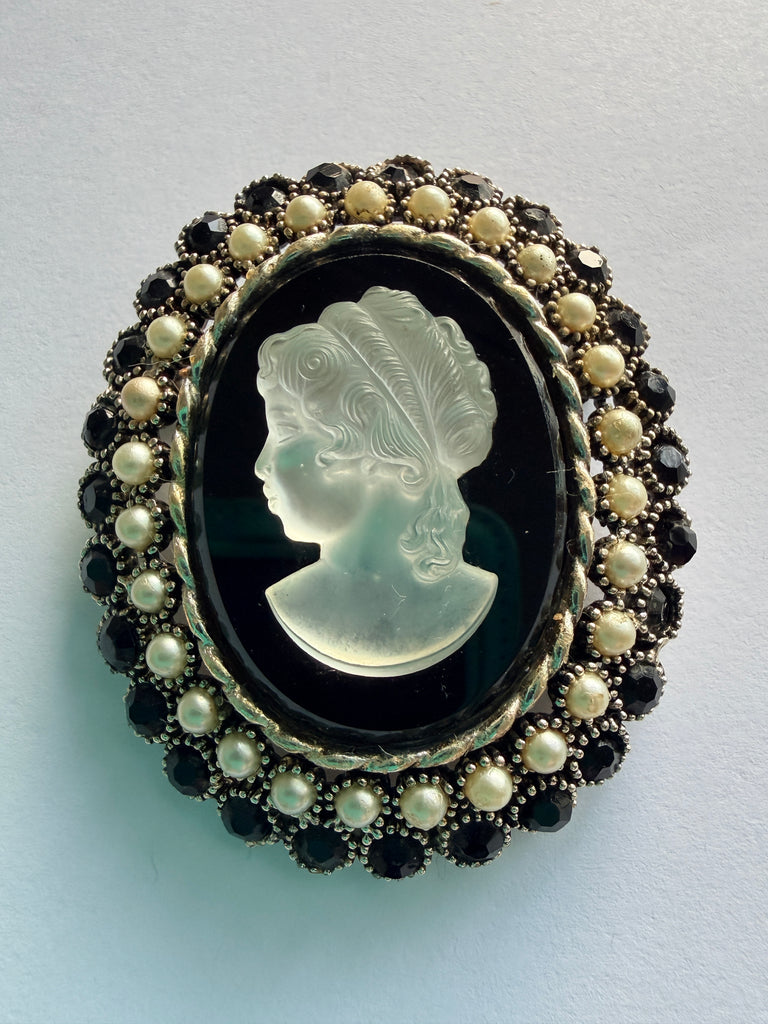 Cameo Vintage Brooch-Vintageonline-Vintage Online