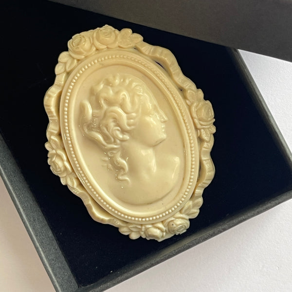 Cream Lady Head Cameo Broch-Vintageonline-Vintage Online