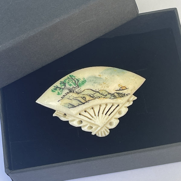 Early Plastic Vintage Tourist Brooch-Vintageonline-Vintage Online