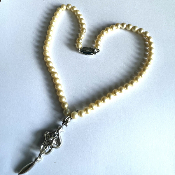 Elegant Pearl Strand With Rhinestone Drop-Vintageonline-Vintage Online