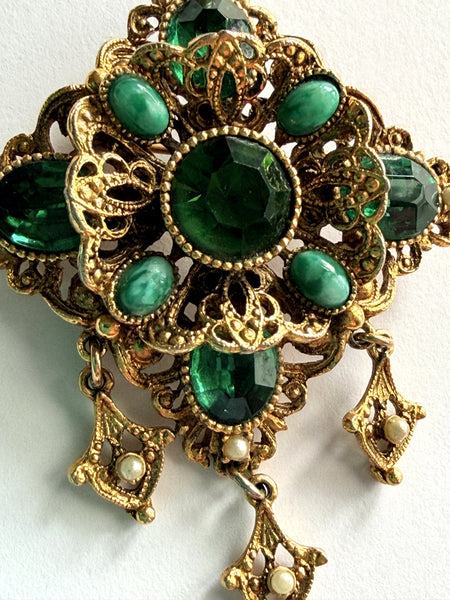 Filigree Green Stone Vintage Brooch-Vintageonline-Vintage Online
