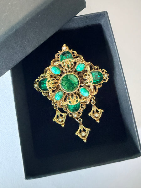 Filigree Green Stone Vintage Brooch-Vintageonline-Vintage Online