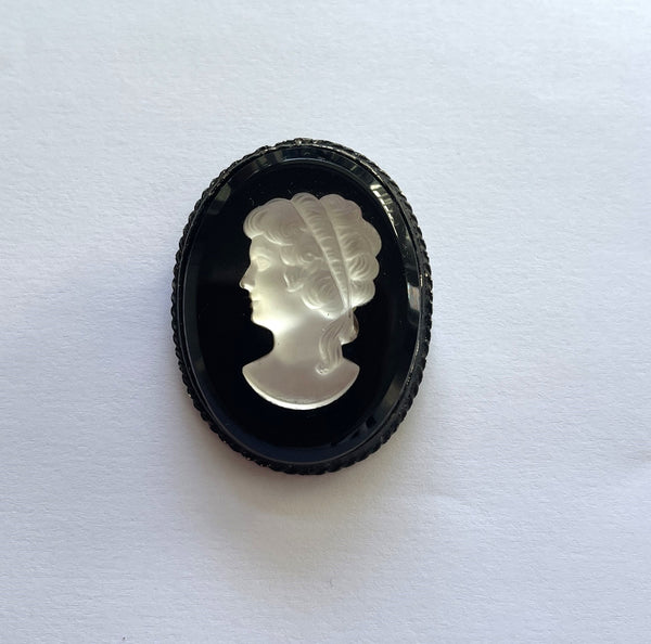 Glass Cameo Vintage 60's Brooch-Vintageonline-Vintage Online