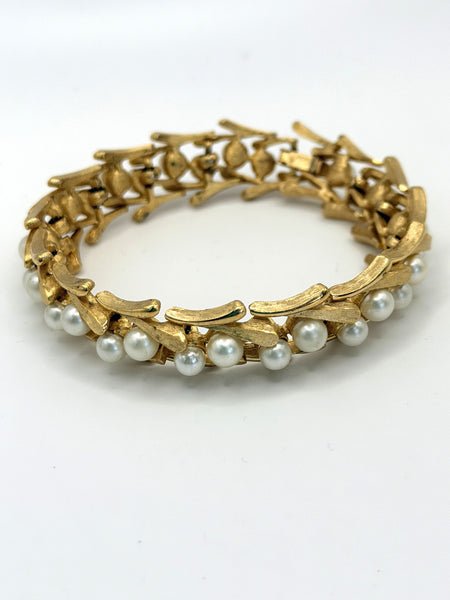Crown Trifari Signed Vintage Faux Pearl Brushed Gold Tone Vintage Bracelet