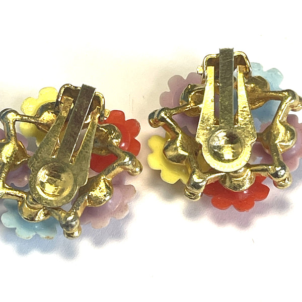 Mid Century Daisy Lucite Vintage Earrings