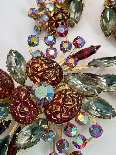1950's Beau Jewels Carved Stone & Aurora Borealis Rhinestone Brooch & Earrings
