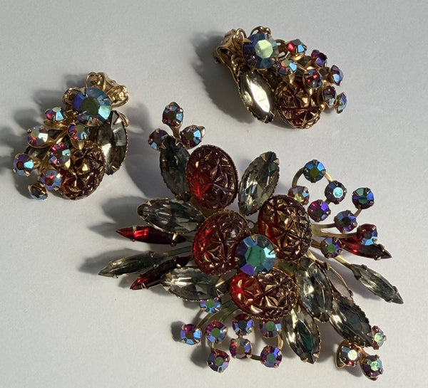 1950's Beau Jewels Carved Stone & Aurora Borealis Rhinestone Brooch & Earrings