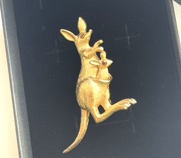 Kangaroo Gold tone Kangaroo and Joey Brooch-Avon-Vintage Online