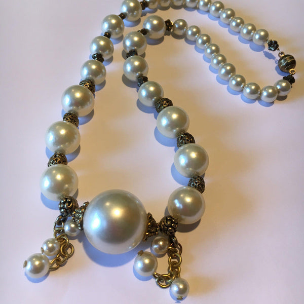 Vintage Online Jewellery | Pearl and Brass Tone Filigree Bead Necklace