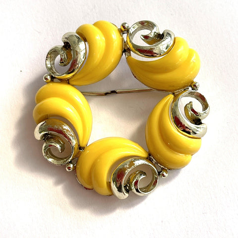 Retro 50's Yellow Lucite Brooch-Vintageonline-Vintage Online