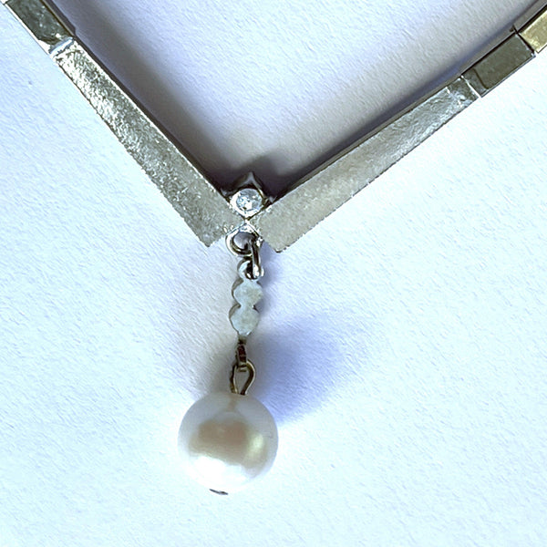 Silver tone solid chain with Rhinestones and Drop Pearl-Vintageonline-Vintage Online