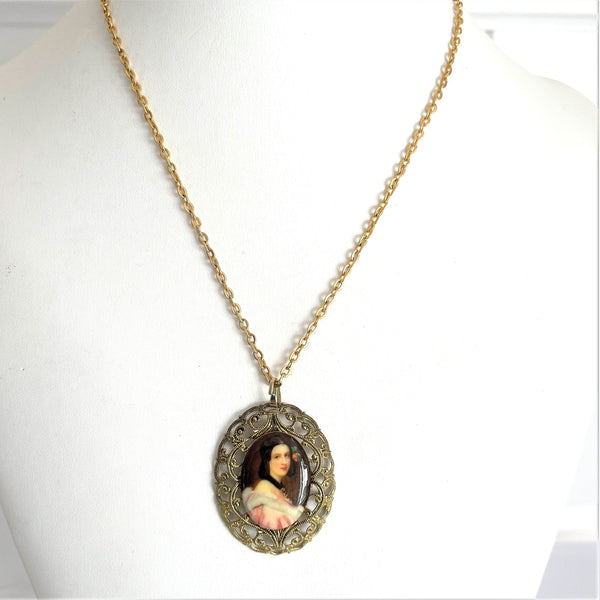 Cameo Lady Pendant-Vintageonline-Vintage Online