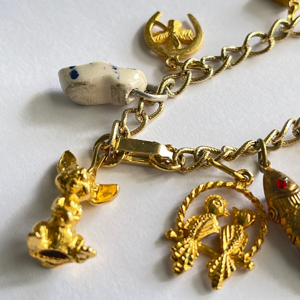 Gold tone Charm Bracelet-Vintageonline-Vintage Online