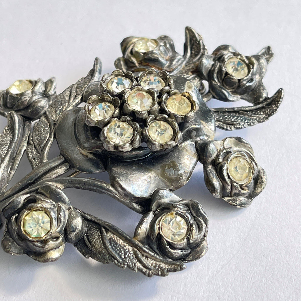 Vintage brooches clearance 1940s
