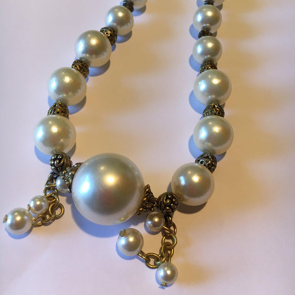 Vintage Online Jewellery | Pearl and Brass Tone Filigree Bead Necklace