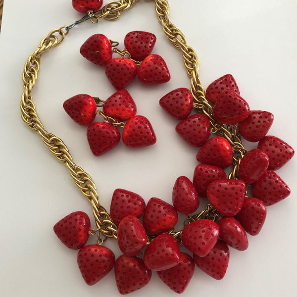 Retro Look Strawberry Necklace & Earrings Set Vintageonline