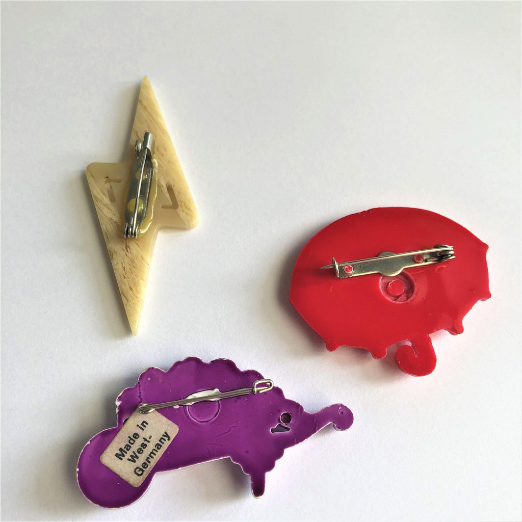 Set of Three Plastic 1960 s Retro Brooches Vintage Online